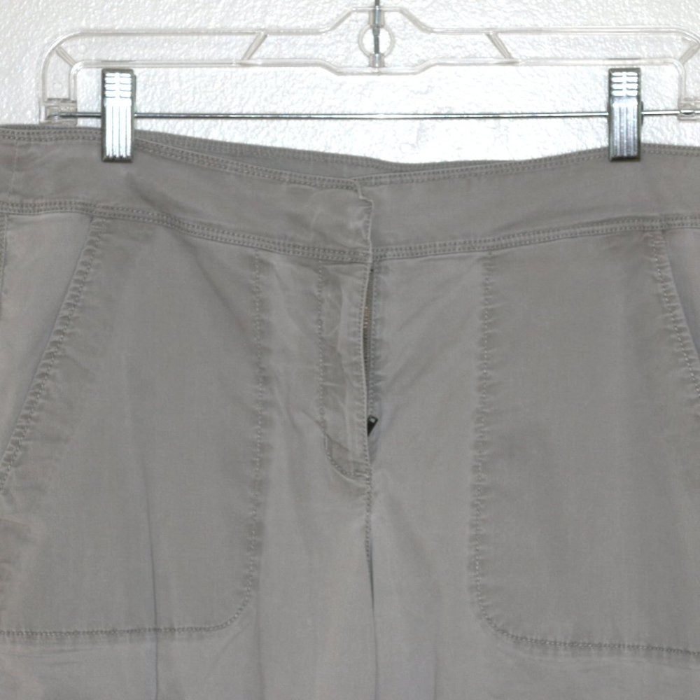 Eileen Fisher light gray colored jeans - Picture 3 of 5